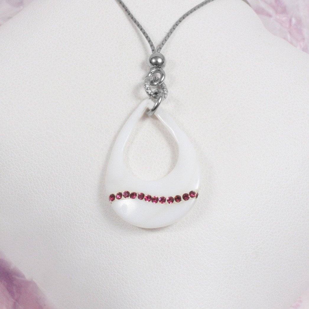 Silver necklace with purple zircons