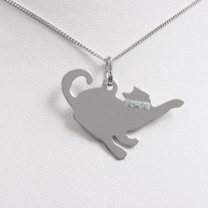Silver necklace “Stretching Cat”