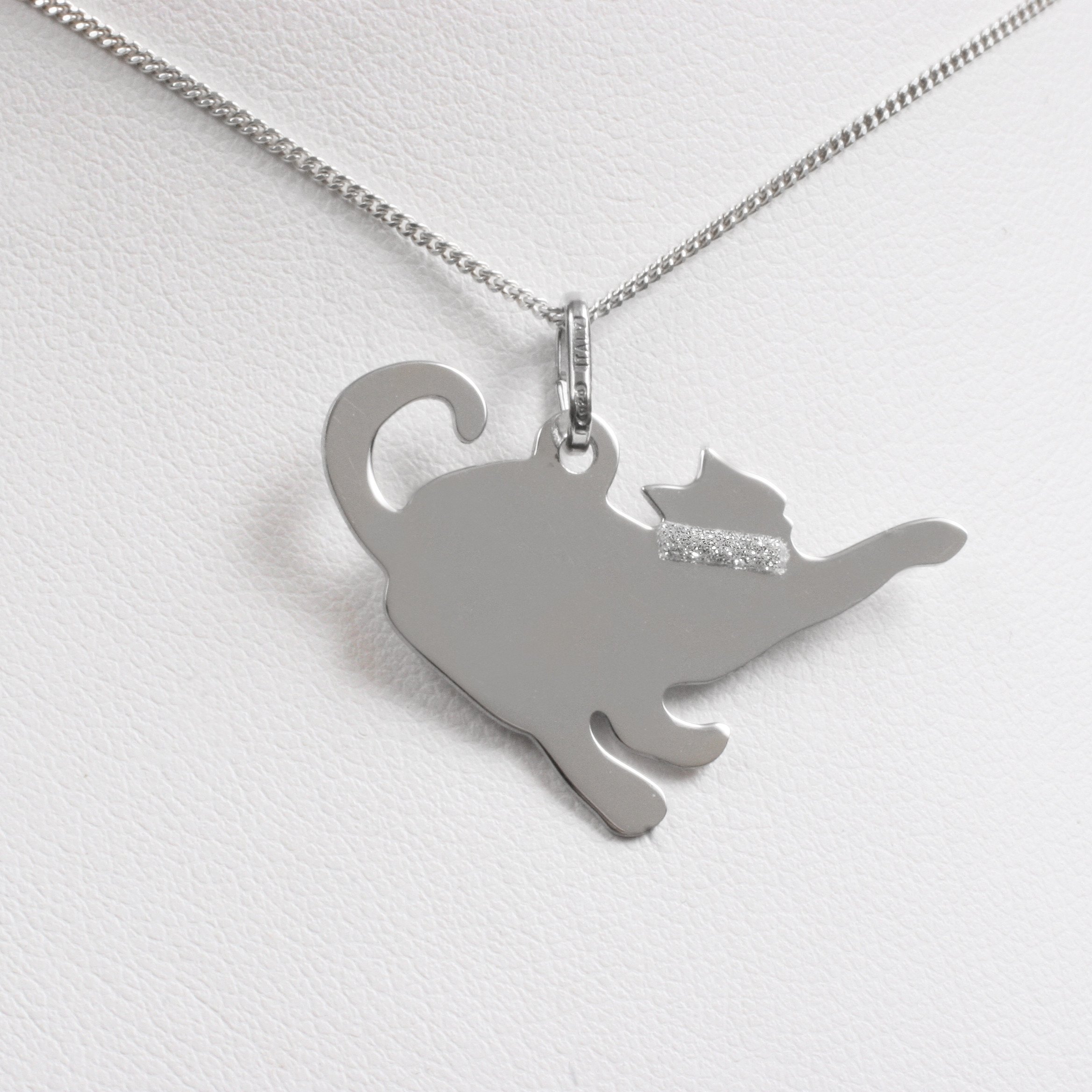 Silver necklace “Stretching Cat”