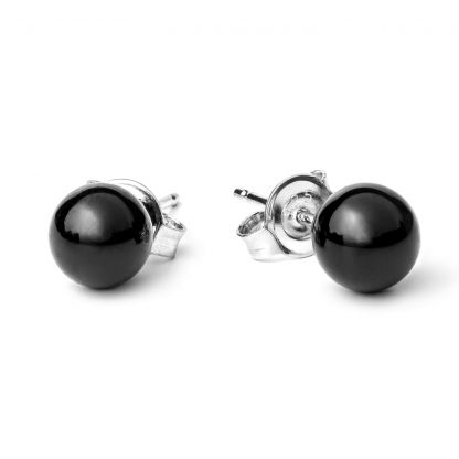 Silver earrings with onyx.