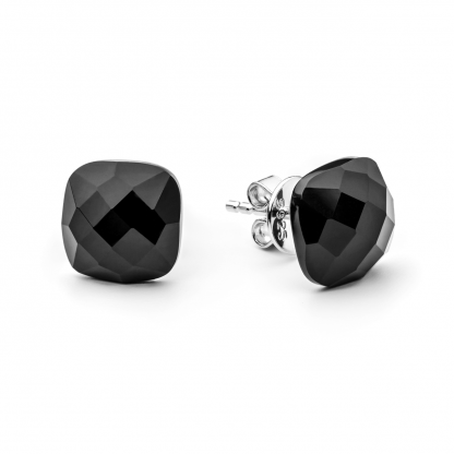 Silver earrings with onyx.