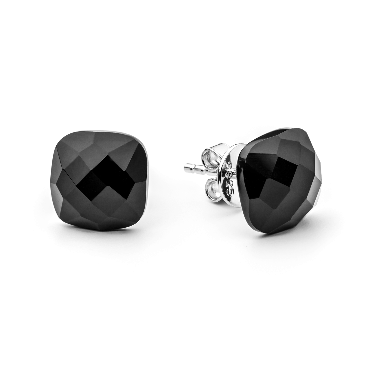 Silver earrings with onyx.
