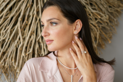 Silver earrings with pearls